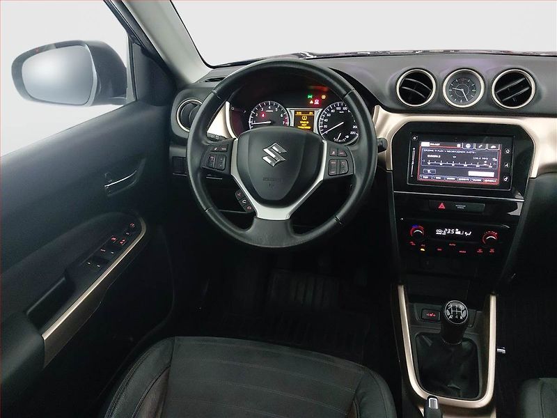Suzuki Vitara (2018) 1.6 VVT, Kůže, Navi, Tempomat - fotka 7 z 20