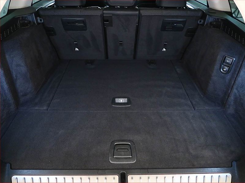 BMW Řada 5 (2019) 520d xDrive, 4X4, Automat - fotka 14 z 19