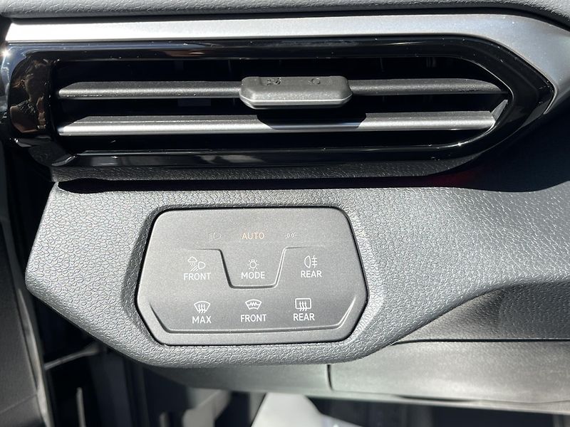 Volkswagen ID.5 (2023) PRO PERFORM 150 kW 77 kWh SoH: - fotka 18 z 24
