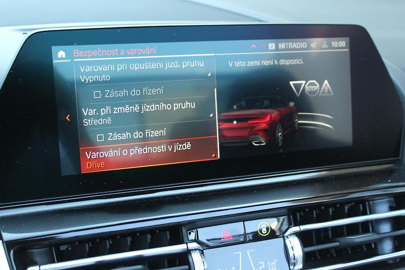 BMW Řada 8 840i xDrive Convertible - fotka 23 z 27