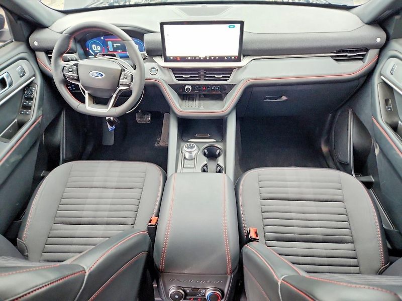 Ford Explorer (2024) ST-LINE - fotka 8 z 12