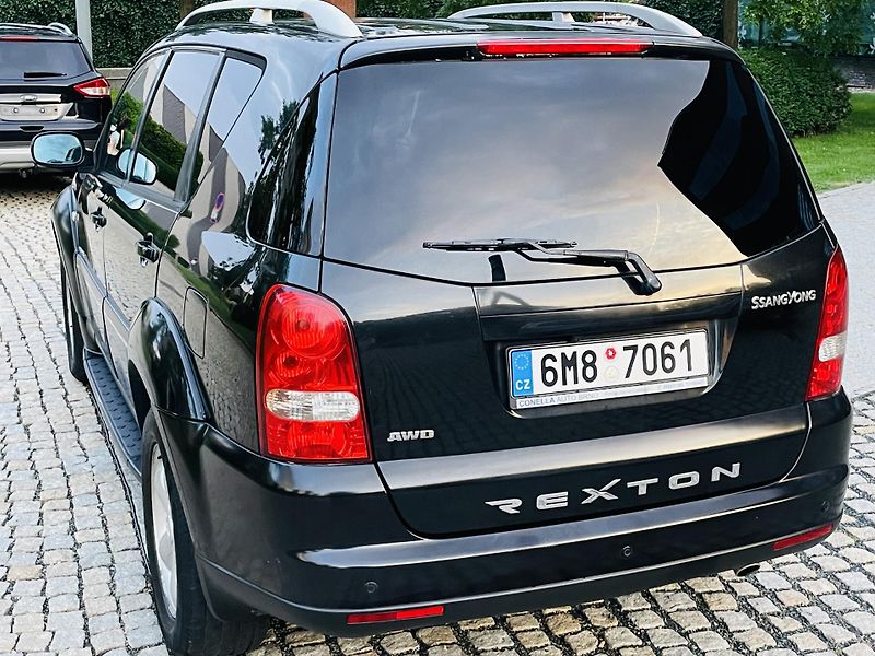 SsangYong Rexton 2.7XDi 4x4 AUT VÝHŘEV KAMERA - fotka 16 z 43