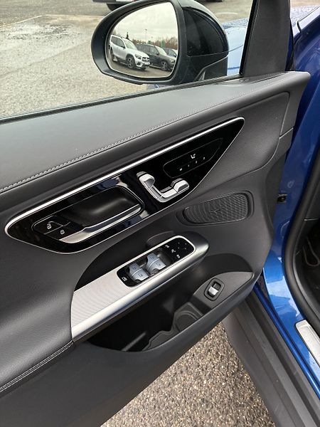 Mercedes-Benz GLC (2024) 220d 4MATIC - fotka 14 z 16