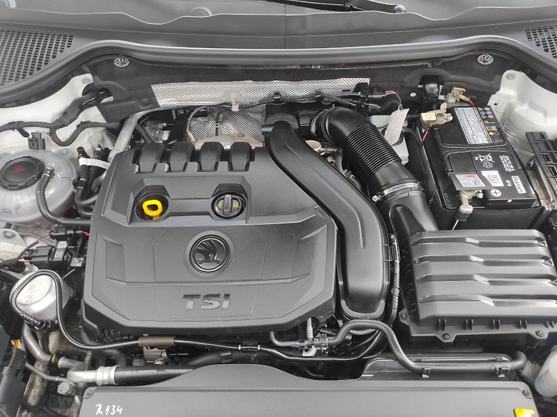 Škoda Karoq 1,5TSi ACT, DSG, STYLE, TZ - fotka 32 z 51