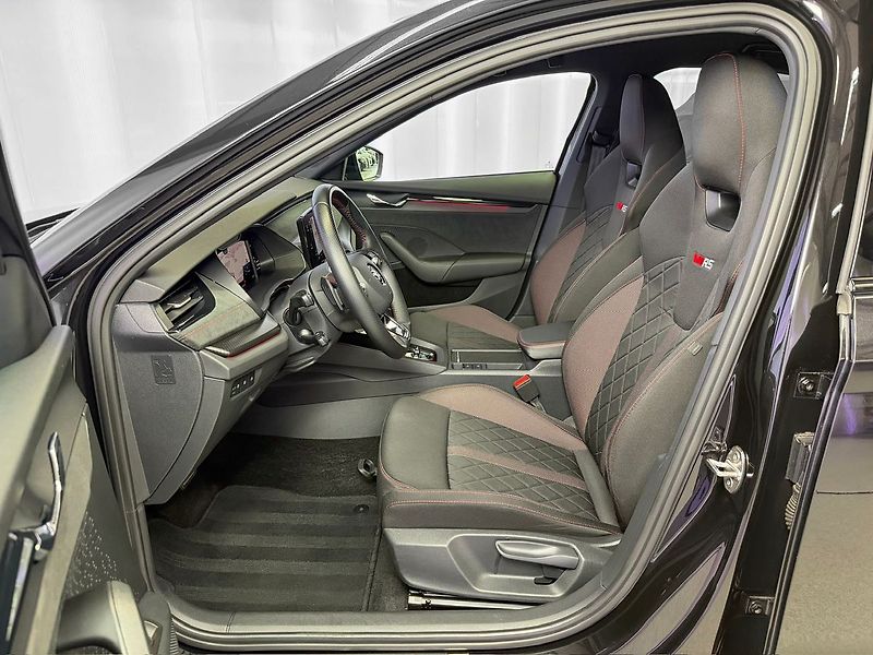 Škoda Octavia 2.0 TDI DSG 4X4 RS, ACC, LED, - fotka 11 z 28