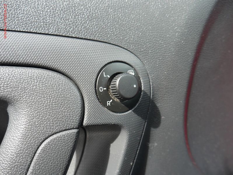Škoda Roomster (2012) 1.2TSi, ČR, Ambition, AC - fotka 11 z 15
