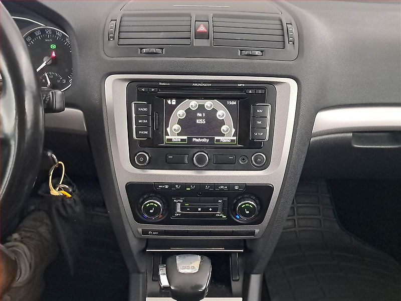 Škoda Octavia (2012) Ambition 2.0 TDI, Automat - fotka 12 z 18
