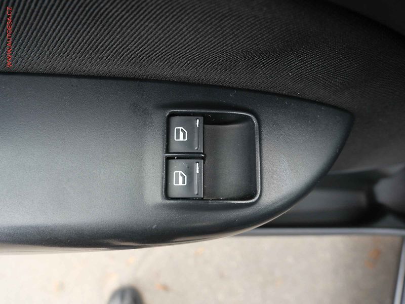 Škoda Octavia (2009) 1.9 TDi, Ambiente - fotka 16 z 24