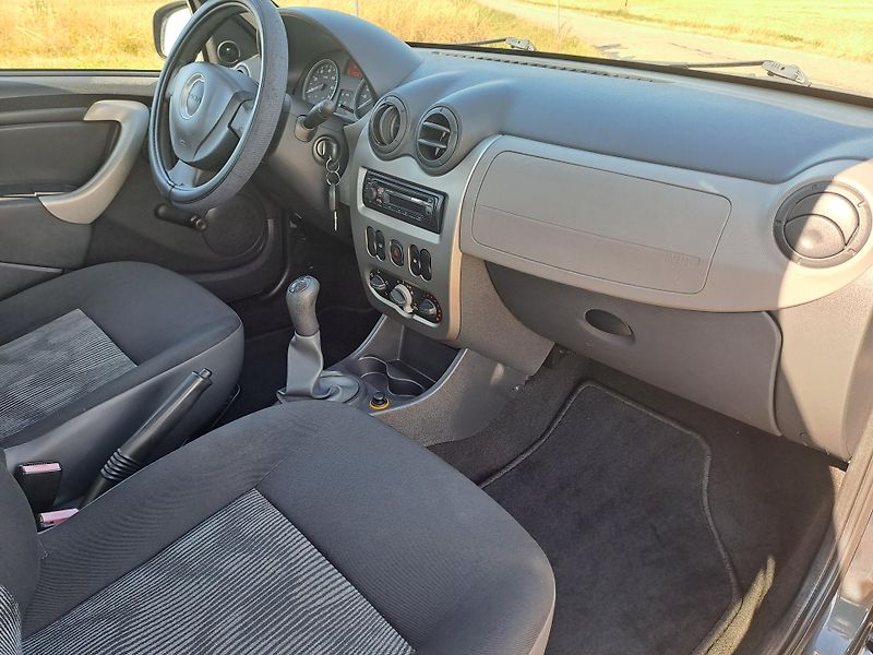 Dacia Sandero (2010) 1.4 2xKOLA, PĚKNÝ STAV - fotka 13 z 25
