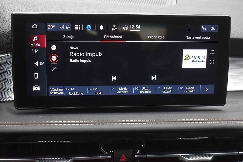 Alfa Romeo Tonale umí zaujmout. Jak vzhledem, tak jízdními vlastnostmi
