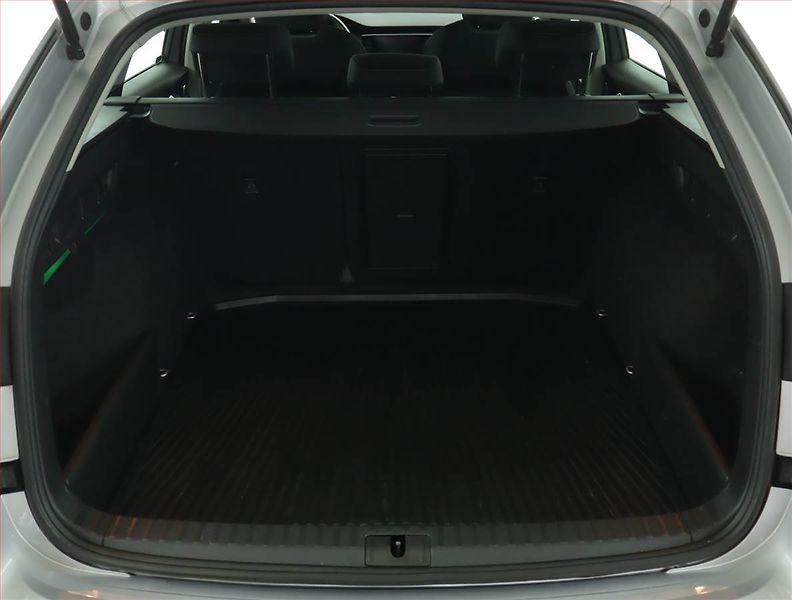 Škoda Octavia (2022) Ambition 2.0 TDI, ČR,1.maj - fotka 13 z 15