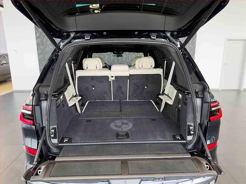 BMW X7 (2025) xDrive40d - fotka 10 z 23