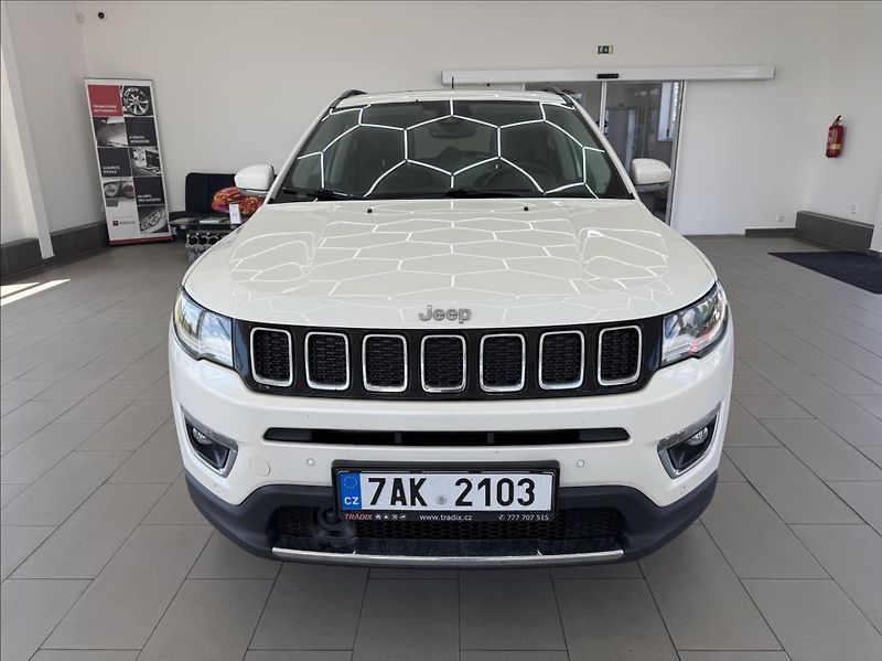 Jeep Compass 2,0 M-Jet 125kW 4x4 DPH Automa - fotka 8 z 34