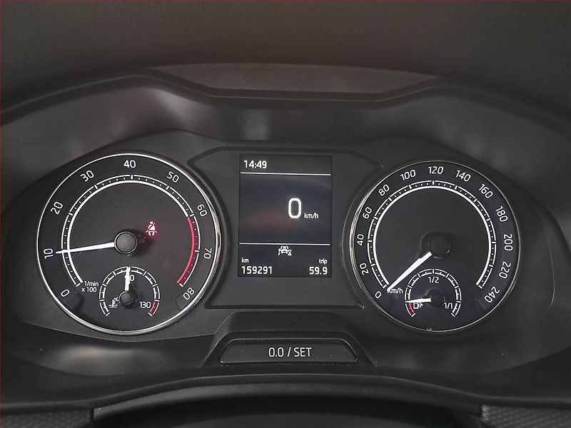 Škoda Scala (2019) 1.0 TSI, Tempomat - fotka 11 z 14