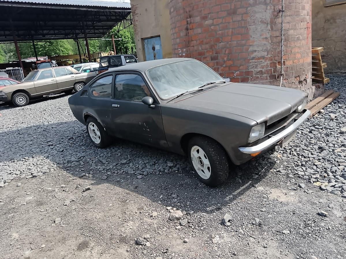 Opel Kadett GT coupe bez motoru