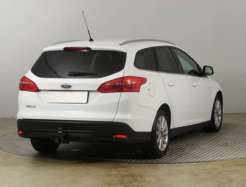 Ford Focus (2016) Titanium 1.5 TDCi, Serv.kniha - fotka 5 z 19