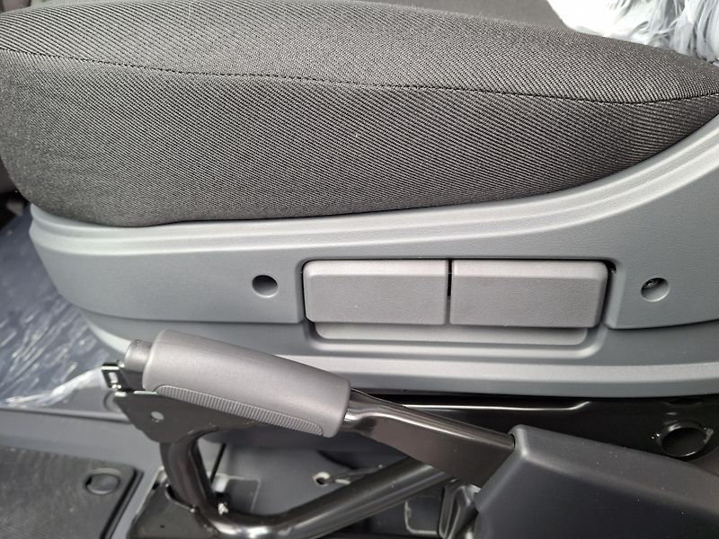 Peugeot Boxer (2026) Furgon 3300 L2H2 BlueHDi 120k  - fotka 16 z 29