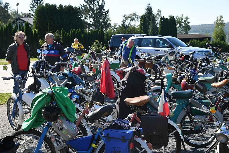 Kublovský sraz mopedů