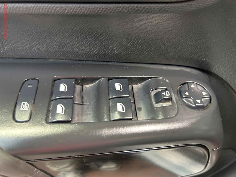 Citroën C5 Aircross (2019) 1.2 PT, Feel, LED, navi - fotka 12 z 17
