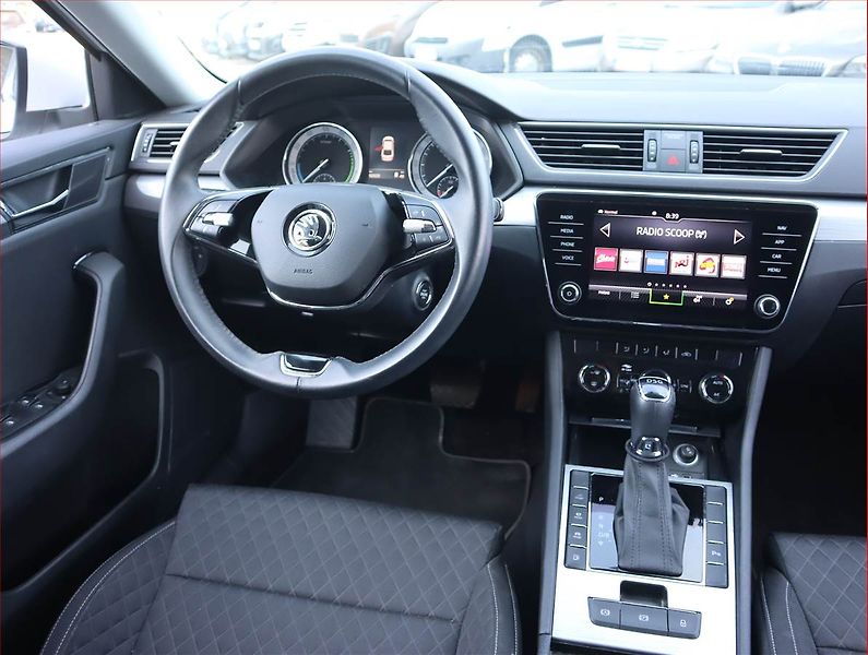 Škoda Superb (2021) Business Plus iV 1.4 TSI PHEV - fotka 7 z 25