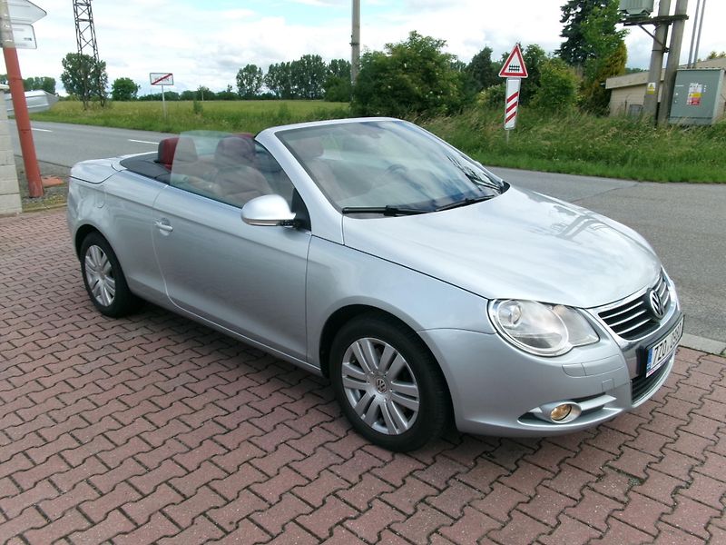 Volkswagen EOS (2008) 2,0TDI 8V CABRIO  - fotka 28 z 45