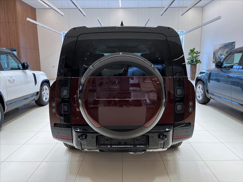 Land Rover Defender (2025) 3,0 130 X-Dynamic SE D350 AWD - fotka 6 z 19
