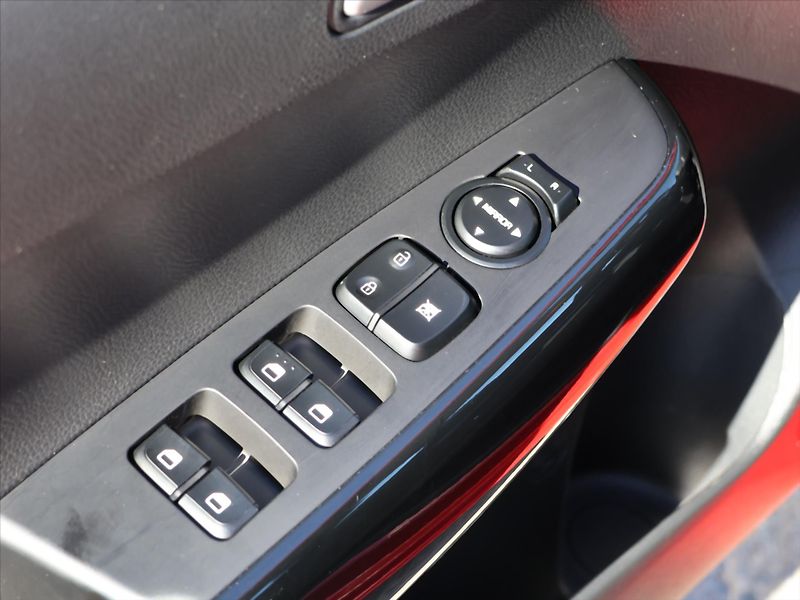 Kia Picanto 1,0 DPi 46kW Comfort CZ 1.Maj - fotka 17 z 37
