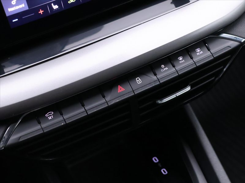 Škoda Octavia 2,0 TDI 1.Maj. CZ DPH LED - fotka 24 z 33