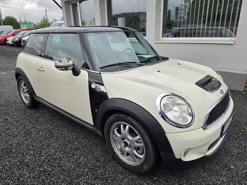 Mini Cooper S 1.6 128Kw Xenon Harman - fotka 1 z 19