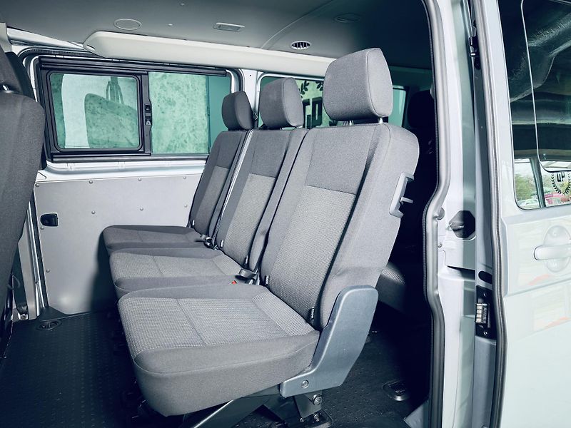 Volkswagen Transporter (2023) 6.1*BULLI*LONG*DSG*TDI - fotka 31 z 37