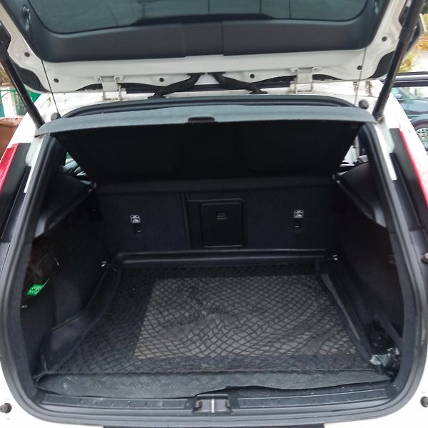 Volvo XC40 (2020) XC40 T4 Momentum Pro - fotka 4 z 6