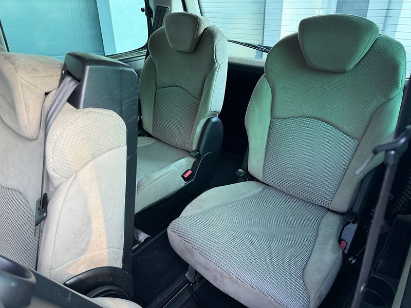 Peugeot 807 (2007) 2.0 HDi 7 míst,Navigace - fotka 15 z 31