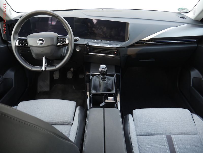 Opel Astra (2023) 1.5 CDTi, Elegance, LED, navi - fotka 8 z 16