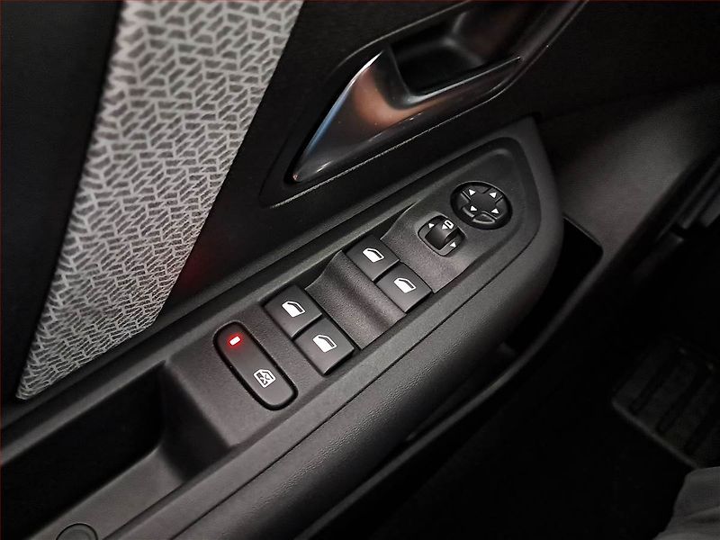 Citroën C4 (2022) 1.2 PureTech, ČR,1.maj - fotka 18 z 19