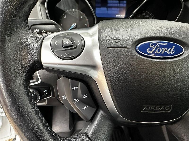 Ford Focus 2,0 TDCi 85kW AUTOMAT - fotka 21 z 39