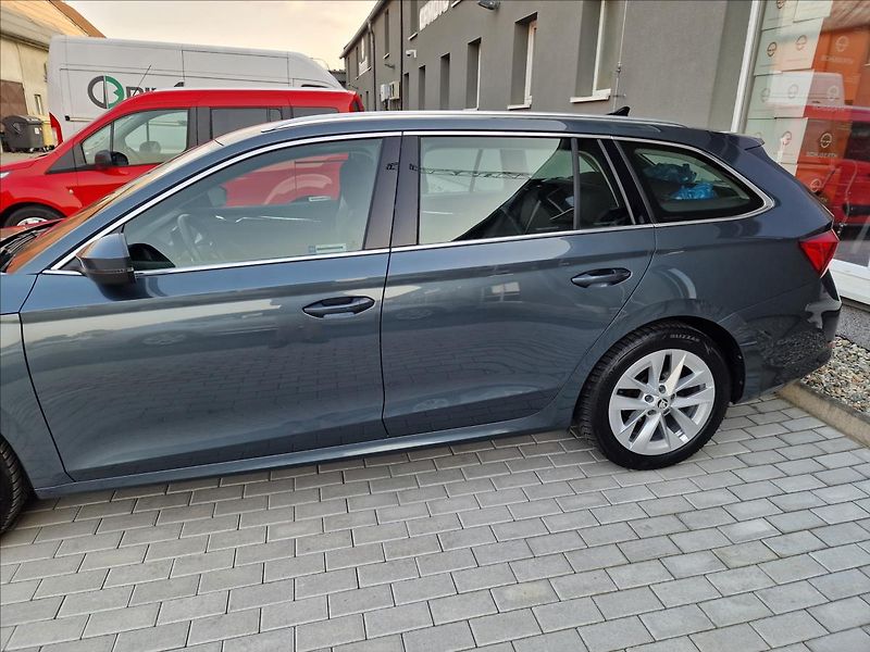 Škoda Octavia 2.0TDI Style, původ ČR,1.Maj. - fotka 44 z 50