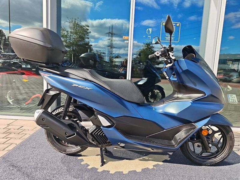 Honda PCX 125 (2023) najeto 1.865 Km - fotka 3 z 17