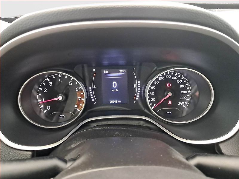 Jeep Compass (2018) 1.4 MultiAir, Tempomat - fotka 11 z 17