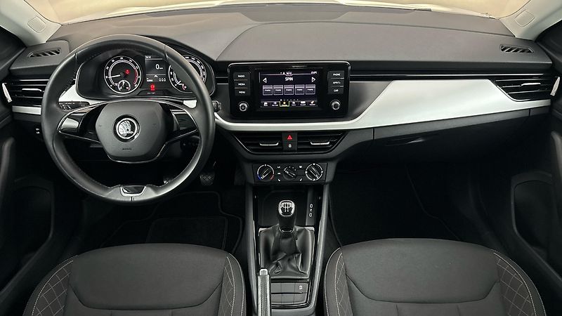 Škoda Scala 1.0 TSI Ambition - fotka 8 z 23