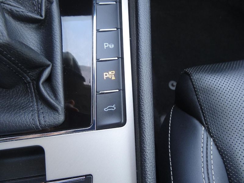 Škoda Superb Kom.2.0TDi L&K Taž.zař.4x4 DSG - fotka 54 z 62