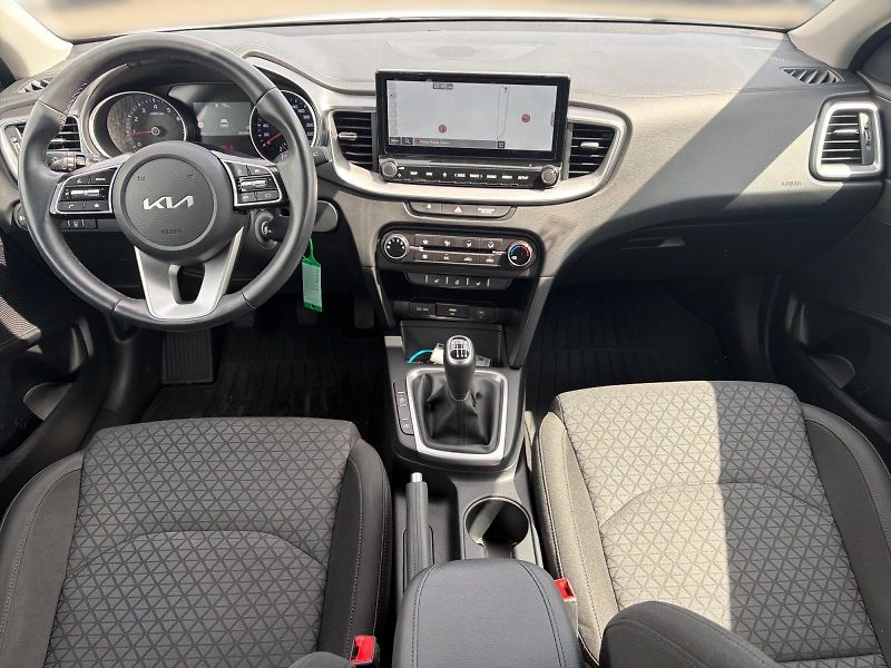 Kia Ceed (2024) SPIN 1.0T-GDI 74kW CZ DPH - fotka 9 z 11