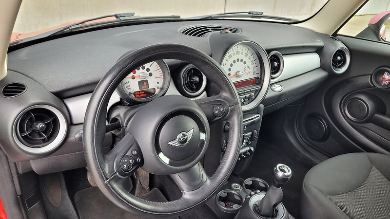 Mini One 1,6i 55Kw  - fotka 17 z 21