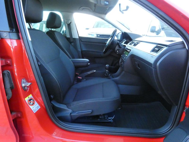 Škoda Rapid AmbitionPlus Fresh 1,2 TSI /63 - fotka 22 z 29