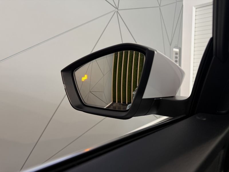 Škoda Superb kombi 2.0TDI 140kW 4x4 L&K - fotka 21 z 28