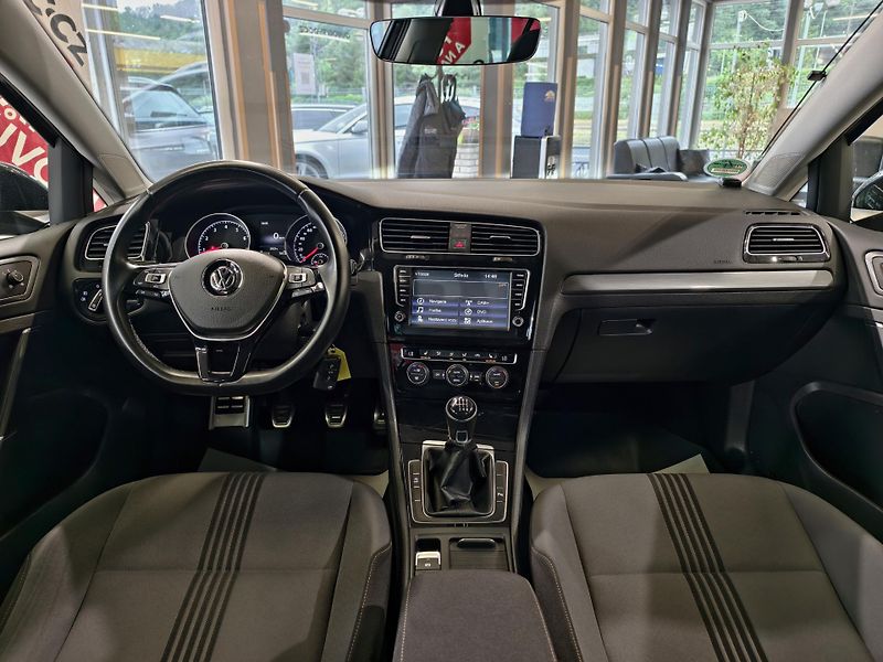 Volkswagen Golf VARIANT 1.4 TSi 92kW ALLSTAR - fotka 9 z 22