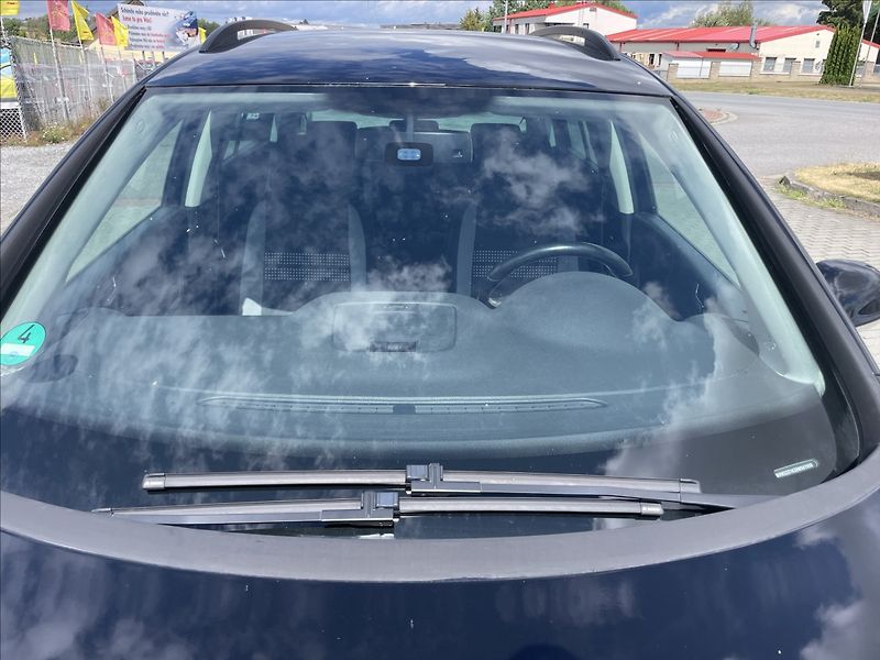 Volkswagen Golf Plus 1,6 TDi 77kw LIFE Klima Tempom - fotka 26 z 34