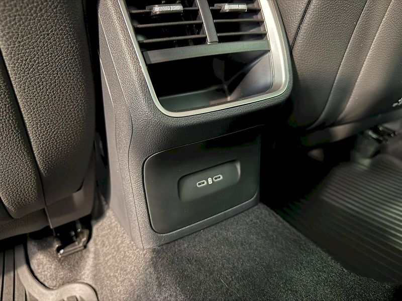 Škoda Octavia (2026) TOP SELECTION 2.0TSI 150KW MAT - fotka 29 z 34