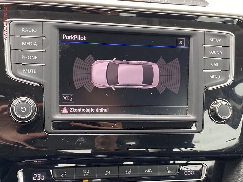 Volkswagen Passat (2017) 2.0TDi 4x4, ČR, Highline, DSG - fotka 17 z 17