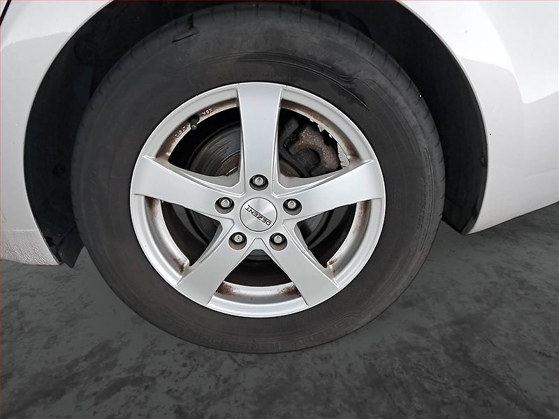 Kia Ceed (2013) 1.6 GDI, Serv.kniha - fotka 15 z 16