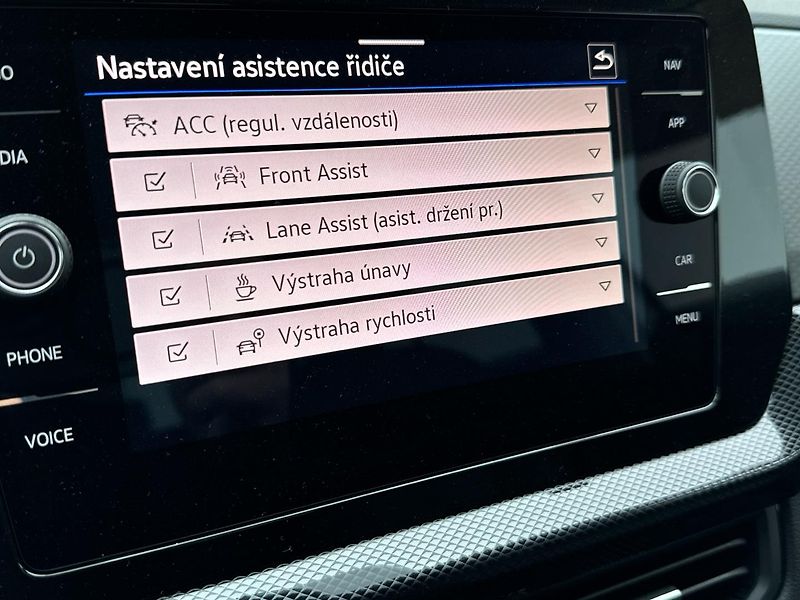 Volkswagen T-Cross People 1,0 TSI - fotka 20 z 23